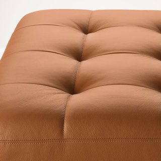 Reposapiés de cuero marrón