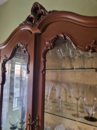 Vitrina Mariano Garcia Madera y Cristal