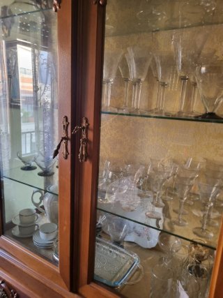 Vitrina Mariano Garcia Madera y Cristal