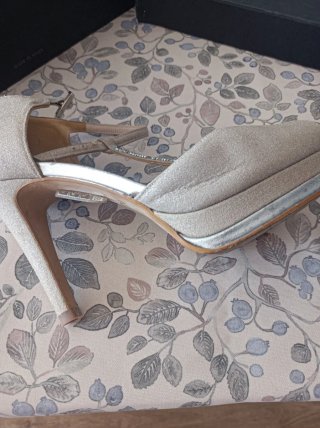 Zapatos de tacón Lodi plateados con pedrería