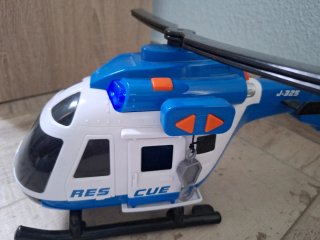 Helicóptero de recate de juguete azul y blanco