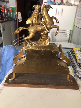 Reloj de sobremesa antiguo de bronce
