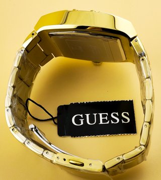 Reloj Guess Phoenix nuevo dorado