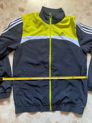 Chaqueta Cortavientos Adidas Negra y Amarilla