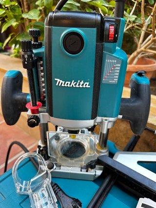 Fresadora Makita RP2300FC (2300W)