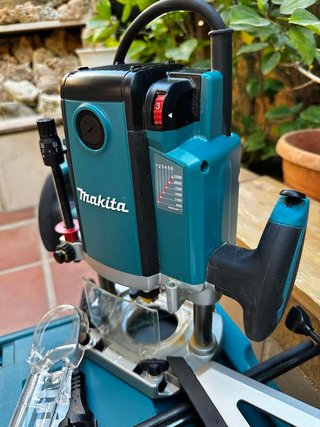 Fresadora Makita RP2300FC (2300W)