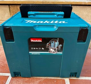Fresadora Makita RP2300FC (2300W)