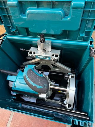Fresadora Makita RP2300FC (2300W)