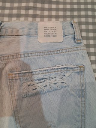 Bermuda vaquera Bershka desgastada