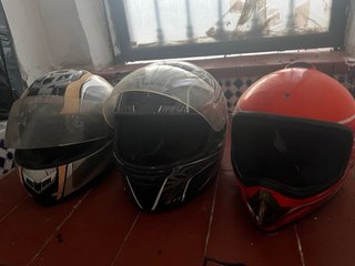 Cascos Cross y Normal 80€ lote de cascos
