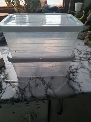 2 Cajas Plástico con Tapas
