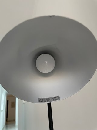 Lámpara de Pie AJ Floor Arne Jacobsen Negra