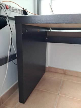 Escritorio Malm Ikea Wengue 140x65cm