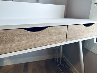 Mesa escritorio 3 cajones madera y blanco