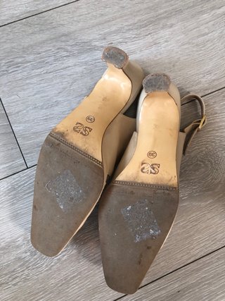 Zapatos BENI-MARY Piel Beige T39 suela de cuero.