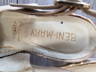 Zapatos BENI-MARY Piel Beige T39 suela de cuero.