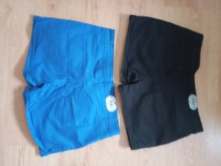 2 Pantalones cortos Inside. Talla 42