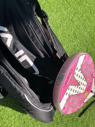 Paletero Varlio rosa y conjunto de padel talla M