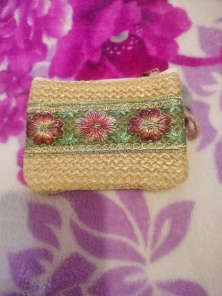 Monedero mujer beige y rojo bordado flores