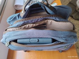 Maletín de trabajo Kipling azul con ruedas