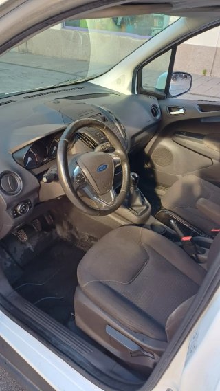 Ford E-Transit Courier 2016