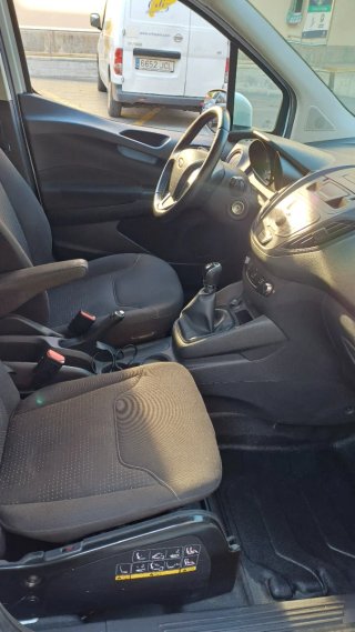 Ford E-Transit Courier 2016