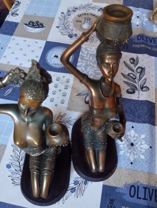 Figuras decorativas mujer africana metal