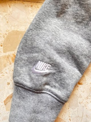 Sudadera Nike Gris Logo Arqueado