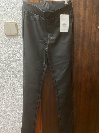Leggings efecto piel negros