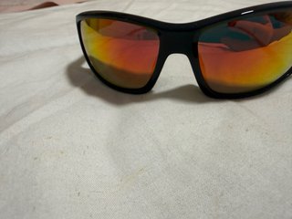 Gafas de sol Carrera negras y rojas