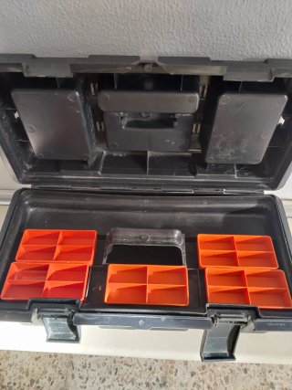 Caja de herramientas de plástico resistente