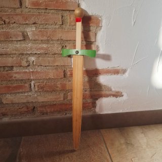 Espada de madera para niños