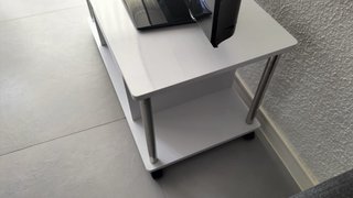 Mueble para televisión con ruedas