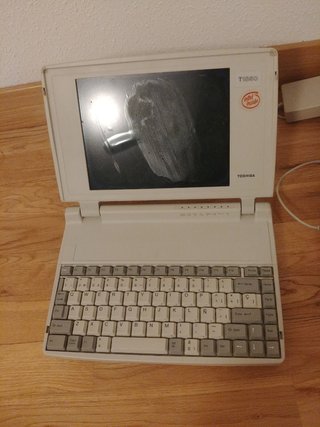 Toshiba T1850 Portátil (Pantalla Averiada)