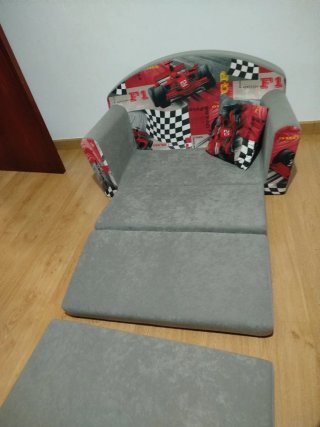 Lote: Sofá infantil, oso y Pikachu