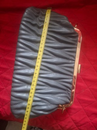 Borsa vintage nera con catena dorata