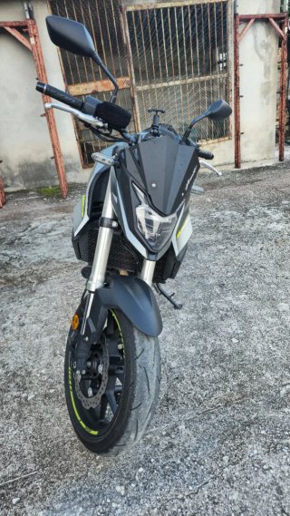 Honda CB750 Hornet 2023