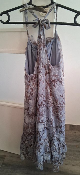 Vestido Halter con volantes y forro