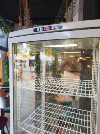Vitrina Refrigerada 235L