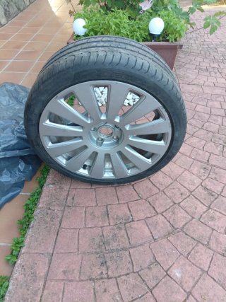 Llanta Audi S8 NO original (solo una)