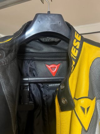 Chaqueta Moto Dainese Negra y Amarilla