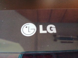 Televisión Monitor LG FullHD 27 pulgadas y soporte