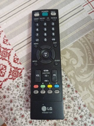 Televisión Monitor LG FullHD 27 pulgadas y soporte