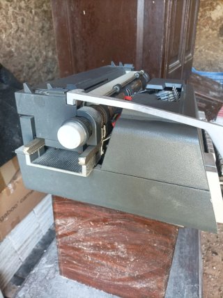 Máquina de escribir Olivetti Linea 98