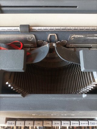 Máquina de escribir Olivetti Linea 98
