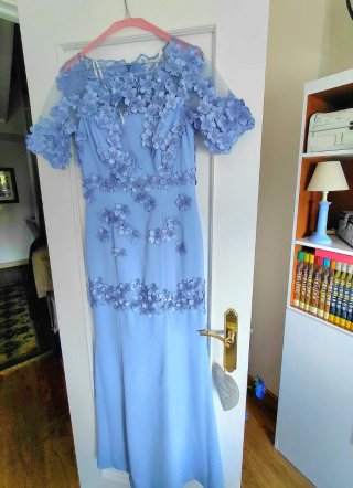 Elegante vestido de fiesta de Carla Ruiz