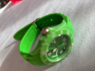 Lote 2 relojes silicona Ohla