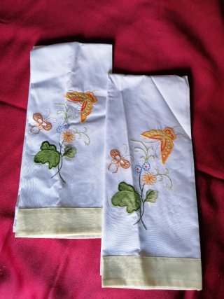 Asciugamani ricamati farfalle e fiori