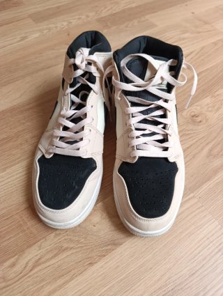Zapatillas Jordan 1 Mid  WMNS