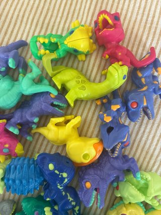 24 Figure Dinosauri Kinder Sorpresa